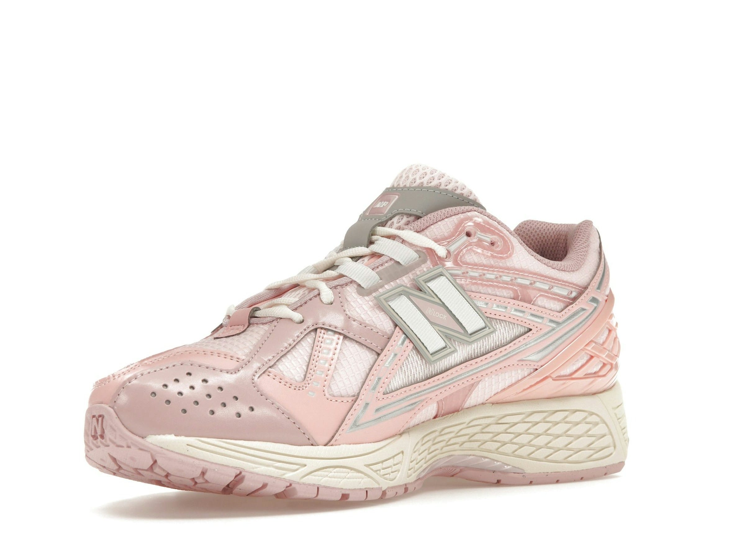 Photo by Sixfootoak Studio