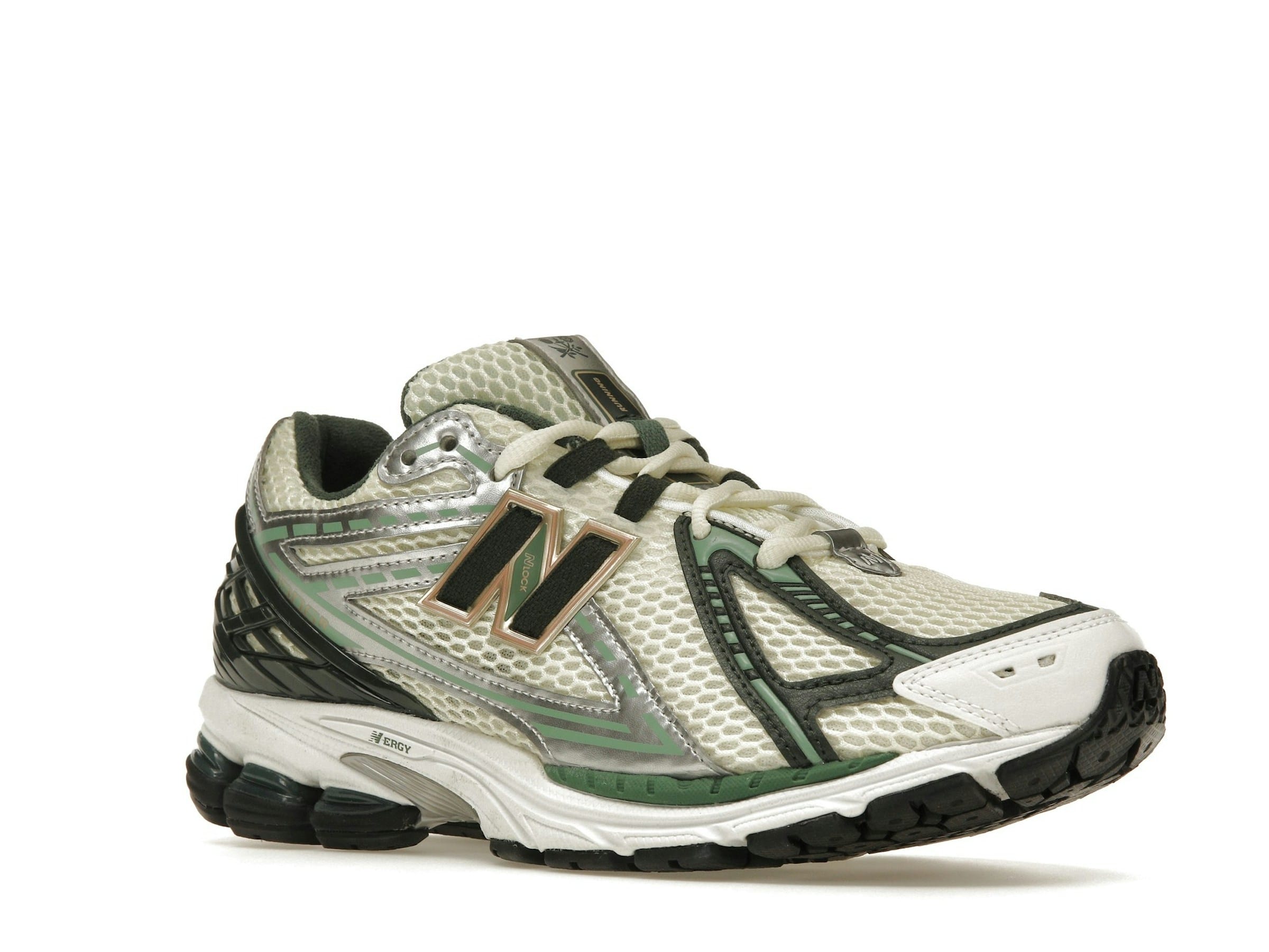 Photo by Sixfootoak Studio