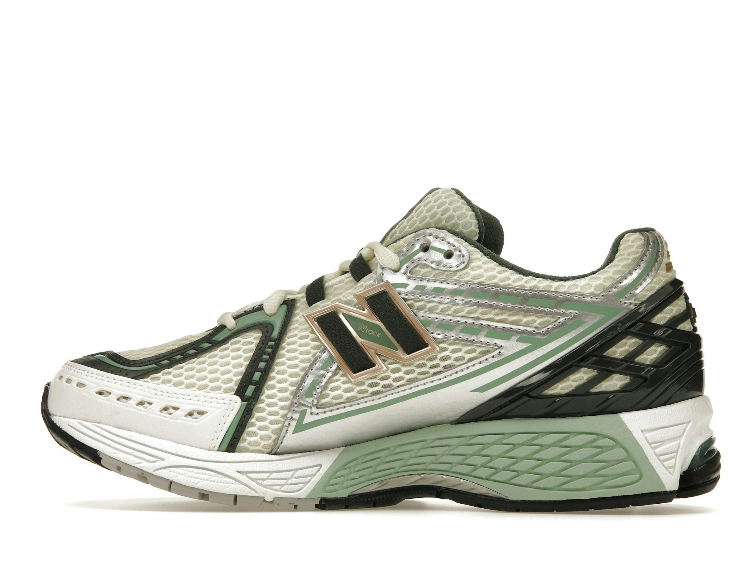 Photo by Sixfootoak Studio