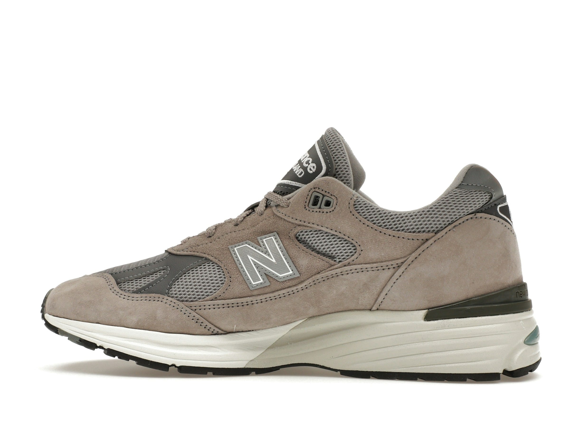 Photo by Sixfootoak Studio